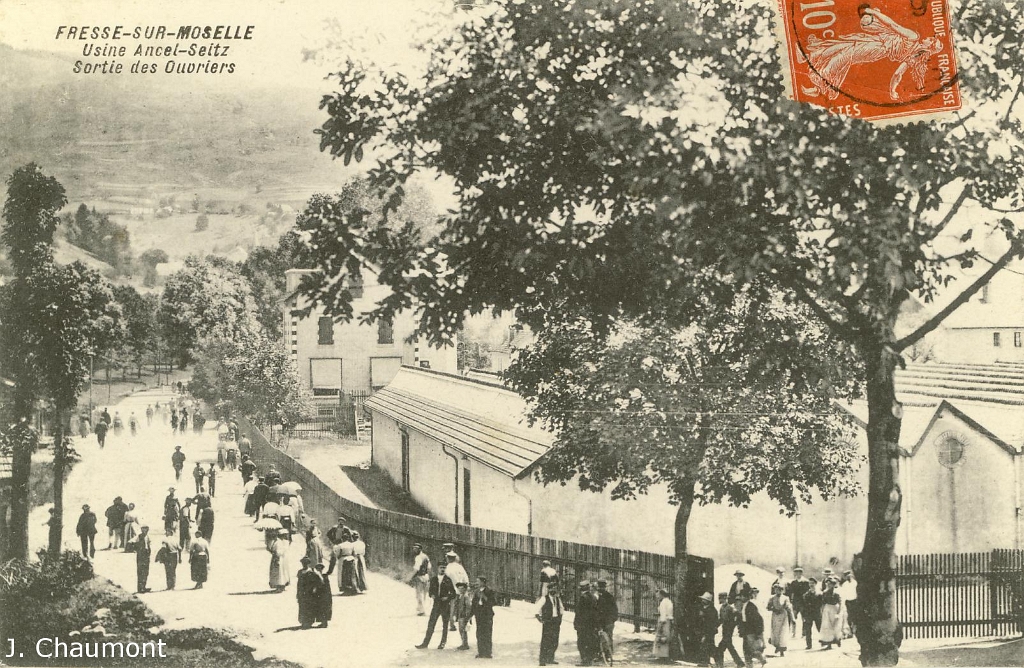 Fresse-sur-Moselle. - Usine Ancel-Seitz - Sortie des Ouvriers.JPG